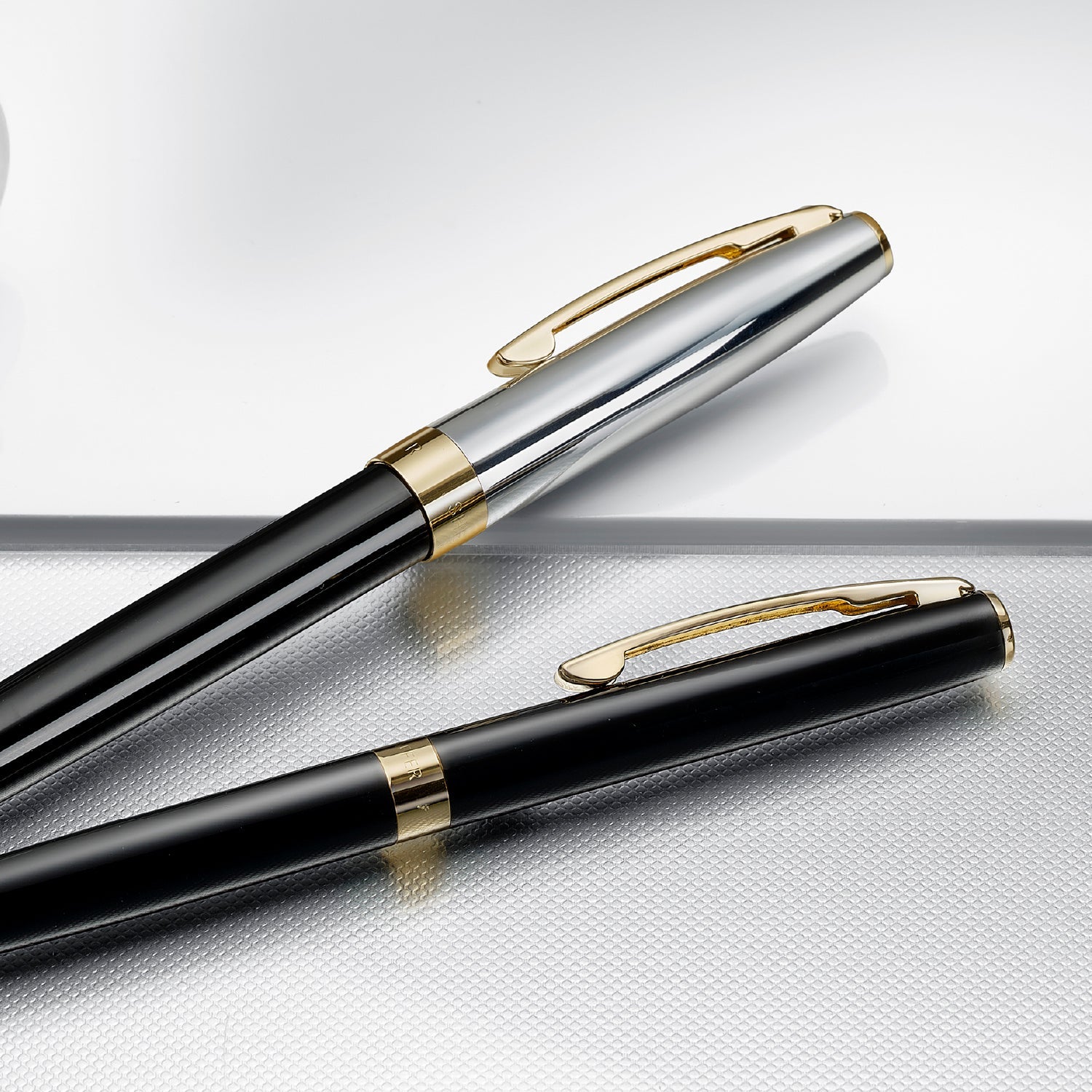 Sheaffer SAGARIS Gloss Black Barrel and Chrome Cap Rollerball Pen With Gold Tone Trim